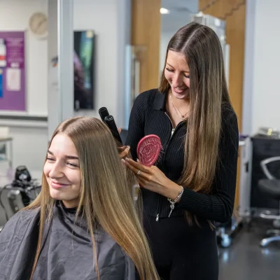 HRC - Hairdressing - action - low-res-12